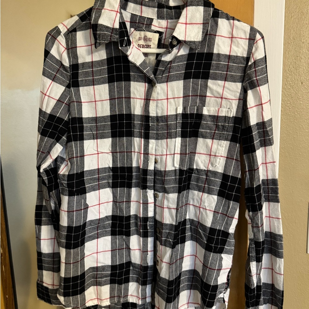 Perfect Shirt (SO Brand) Black, White & Red Plaid Flannel